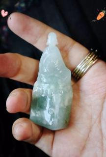 翡翠与和田玉:自然之美与养人功效的深度解析